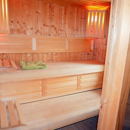 Vakantiehuis L-shaped Breto Stone House With Sauna, *